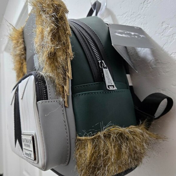 Loungefly Batman Returns Penguin Mini Backpack Limited Edition RARE NWT - Picture 4 of 6